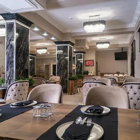 Hotel Grand Clover 3*