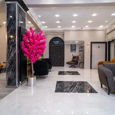 Grand Clover Hotel