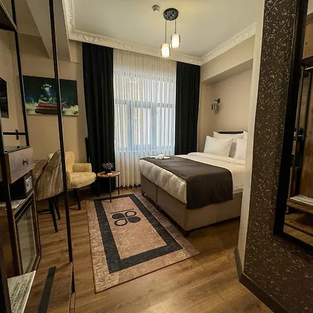 Hotel Grand Clover