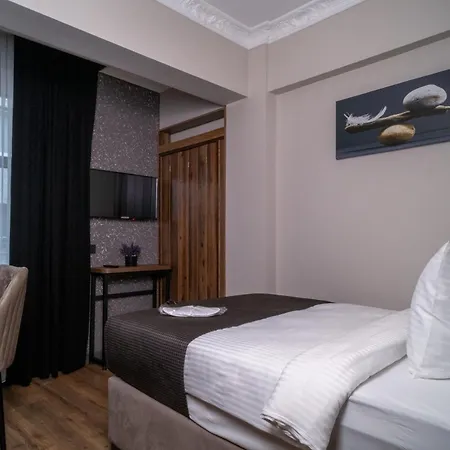 Grand Clover Hotel 3*